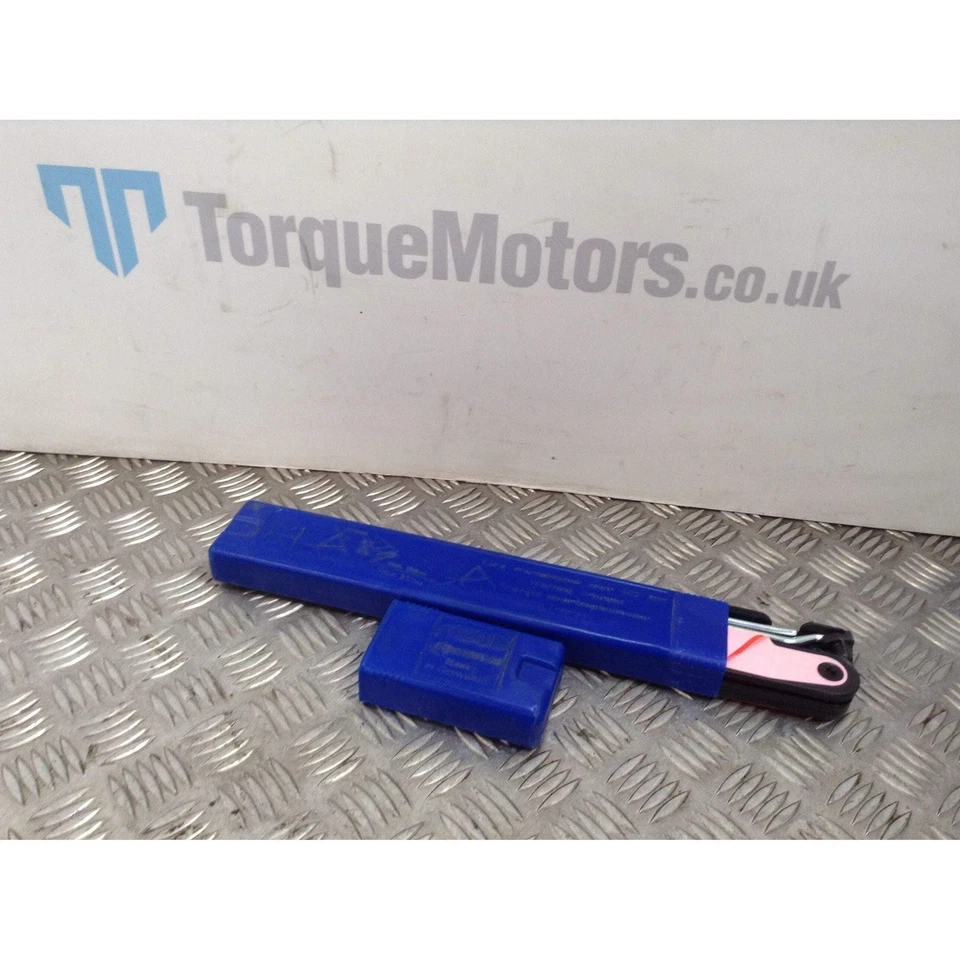 BMW M3 2008 E92 triángulos de advertencia de freno Foto 1 de 1