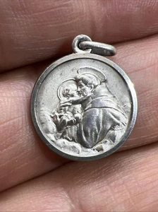 Vintage St Anthony Medal 800 Silver - Picture 1 of 6