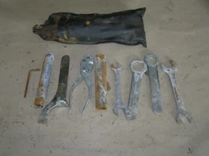 SUZUKI GSX 600F Typ AJ Bordwerkzeug toolkit - Bild 1 von 1