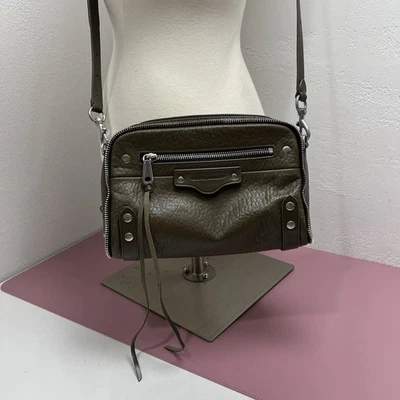 Bandolera de cuero Rebecca Minkoff HMU verde algas cremalleras usada en excelente estado motociclista elegante Foto 1 de 4