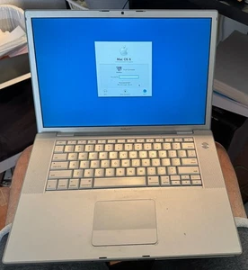 Apple MacBook Pro Silber 15" Mac OS X Guter gebrauchter Laptop kommt nicht in neuen Akku - Bild 1 von 5