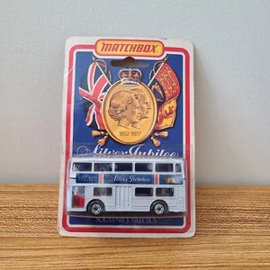 Matchbox Silver Jubillee Bus (1976) - Picture 1 of 3