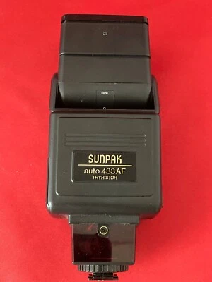 Sunpak Auto 433AF Thyristor shoe mount flash for Nikon AF cameras - works - Image 1 of 4