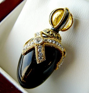 SALE ! LOVELY RUSSIAN EGG PENDANT STERLING 925 with ONYX - Picture 1 of 3