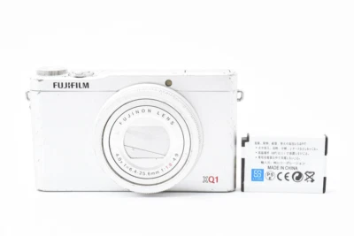 Fujifilm X Series XQ1Silver 12.0MP Compact Digital Camera English Language Used - Image 1 of 4