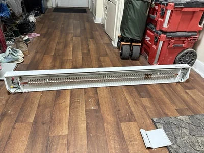 calentador de zócalo Foto 1 de 4