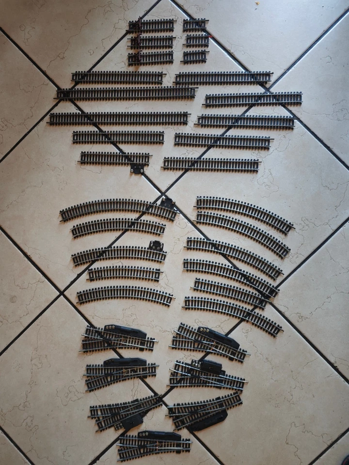 Set binari Lima anni '80 scala HO - Immagine 1 di 1