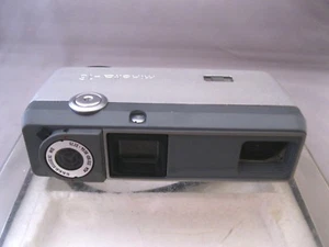 VTG MINOLTA-16 EEII CAMERA~ROKKOR 28/25~10X14#~225842~ORIGINAL CASE/STRAP - Picture 1 of 9