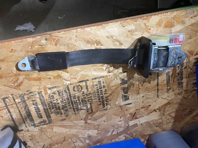 Cinto de segurança traseiro Toyota Tundra 2016  - Imagem 1 de 4