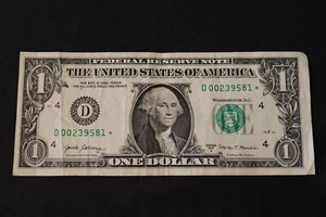 BILLETE ESTRELLA DE $1 DÓLAR - TALLA BAJA 500k/500k IMPRESO 2017A SN D 00239581* - Imagen 1 de 2