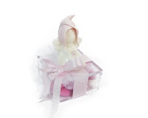 Bonboniere Dose Plexiglas mit rosa Engel aus Keramik 6x6x8 cm - Bild 1 von 1