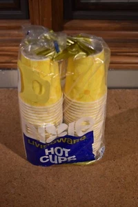 Vintage Dixie Livingware 50 Hot Cups Daisies Yellow Orange Floral 7 Oz - Picture 1 of 9