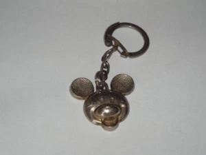 PORTE CLÉ MÉTAL CHROME TÈTE DE MICKEY OFFERT PAR LE JOURNAL - Picture 1 of 1