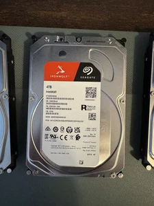 Seagate 4TB IronWolf NAS Hard Drive 3.5" SATA 6GB/s 5400RPM 256MB ST4000VN006 - Afbeelding 1 van 1