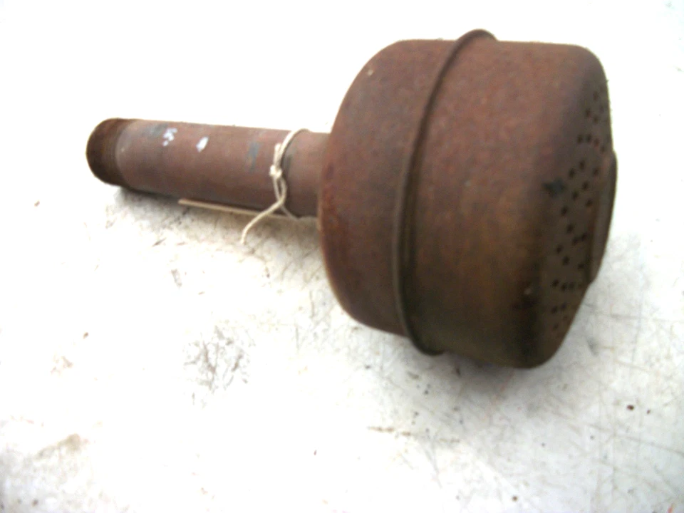 Pieza de tractor Sears SS12 1967 Super Garden: silenciador de motor Tecumseh de 12 HP Foto 1 de 1