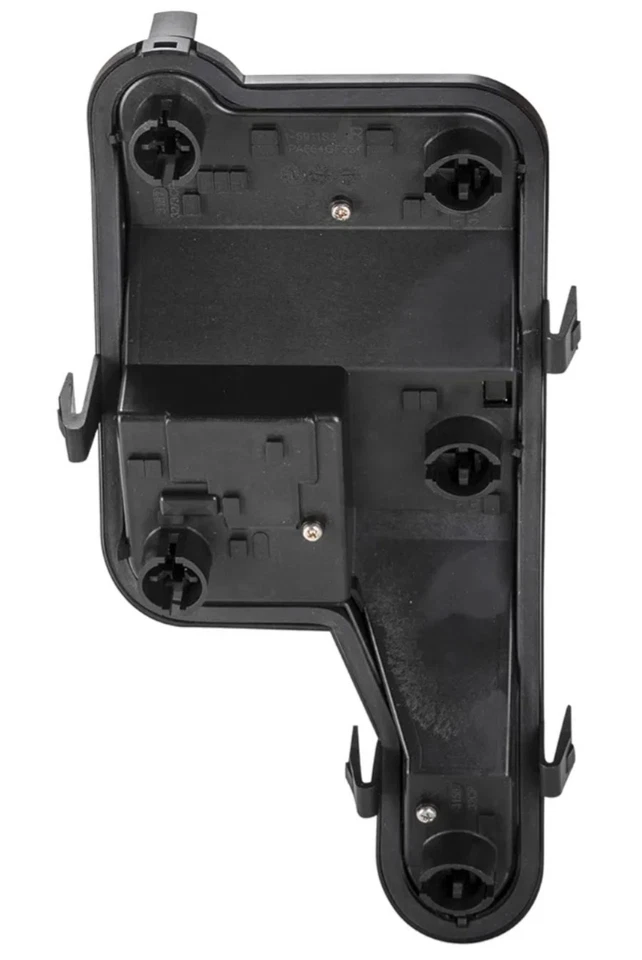 Placa conector luz trasera regular TYC 11-5912-20 se adapta a 99-05 Pontiac Grand Am Foto 1 de 4