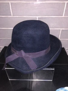 Vintage Velour Black / Dark Blue Cloche Hat with Ribbon ~ Corona Italy ~  - Picture 1 of 7