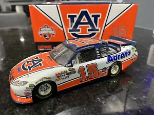 2011 Michael Waltrip 1/24 #15 Aaron’s University of Auburn CFB campione nazionale - Foto 1 di 5