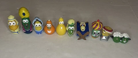 Lot of 10 Veggie Tales Action Figures Blue Box Toys Big Idea Laura, Bob + Cover