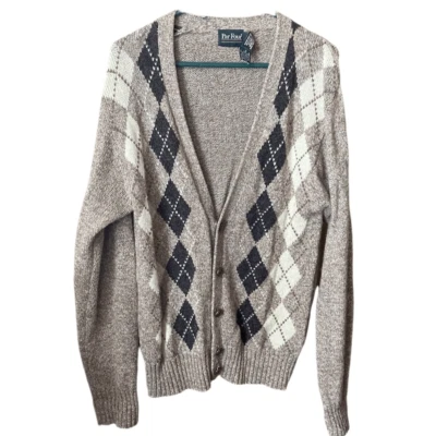 Vintage size M ( 38-40) Men’s wool blend argyle cardigan sweater. - Image 1 of 4