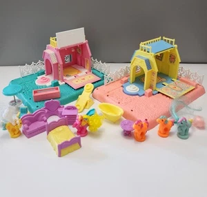 My Little Pony Petite Ponies Happy Hearts Cottage Whinny Wink Inn con accesorios - Imagen 1 de 24