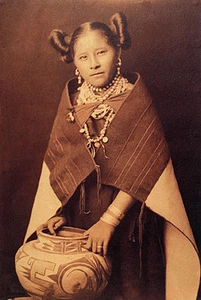 Niña Hopi con tarro 15x22 numerada edición limitada arte indio nativo americano Curtis - Imagen 1 de 1