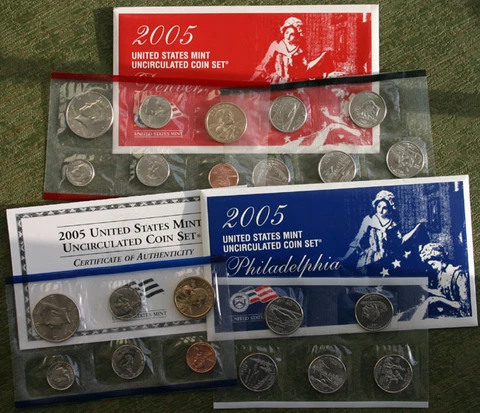2005 P and D Annual United States Mint Uncirculated 22 Coin Set Complete Cover