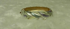 Vintage Hinge Clasp Kramer Gold Tone Leaf Feather Enamel Bangle Bracelet - Picture 1 of 6