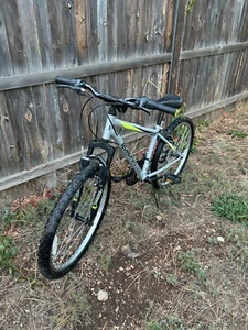 Roadmaster Granite Peak Boy's Mountain Bike, 24-inch wheels, Silver - Picture 1 of 2