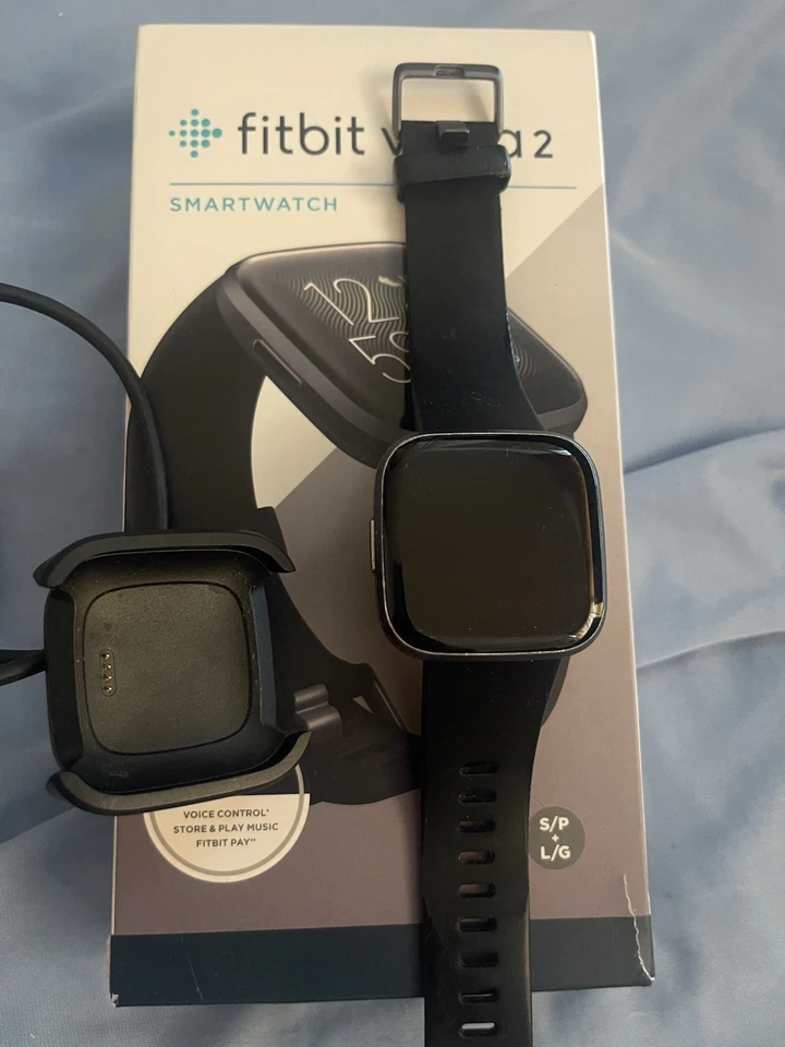 Fitbit Versa 2 SmartWatch Activity Fitness Tracker w ALEXA Heart Rate - BLACK - Bild 1 von 1