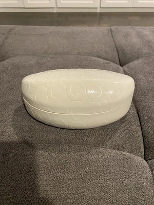 Estuche para gafas de sol COACH blanco marrón con cubierta logotipo duro fieltro Foto 1 de 4