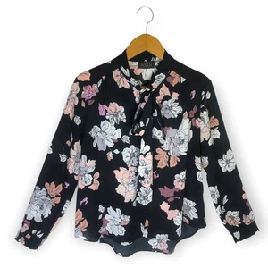 Astr The Label Langarm-Blusentop mit Bindekragen Gr. S schwarz rosa Blumen transparent - Bild 1 von 13
