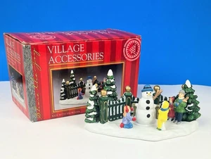 LEMAX Dorfzubehör Stadtplatz Kinder mit Schneemann Weihnachtsdorf Box - Bild 1 von 12