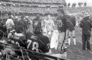 GL570 Art Shell-Gene Upshaw Oakland Raiders 8x10 16x20 24x36 Photo - Picture 1 of 1
