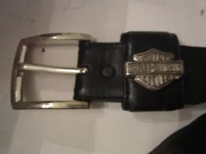 HARLEY-DAVIDSON SCHWARZER LEDERGÜRTEL MIT METALLLOGO - GRÖSSE 34 - SIEHE BILDER - WANNE BMA - Bild 1 von 3