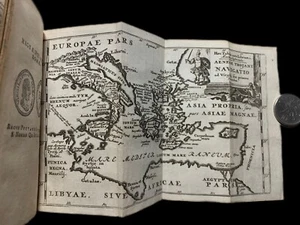 Virgilio - Opera - Amstelodami 1690 - Elzevir - Con Cartina del Viaggio di Enea - Foto 1 di 8