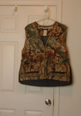 OUTFITTERS RIDGE CAMO HUNTERS VEST/GAME POUCH~~SIZE M (38/40) - Image 1 of 3