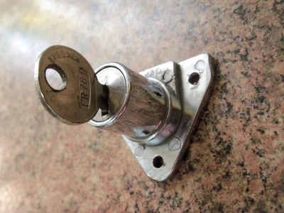 glove box lock and key , jaguar ? ac cobra ? - Image 1 of 3