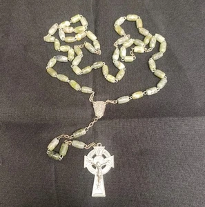 Vintage St. Patrick Keltenkreuz Rosenkranz Stein Perlen Kruzifix Betet für uns - Bild 1 von 16