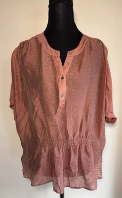 Blusa para mujer Express talla grande Sienna transparente satinado cuello manga corta top Foto 1 de 4