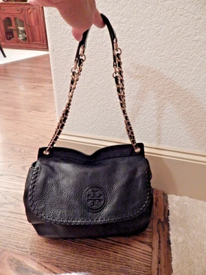 TORY BURCH Black Pebbled Leather Chain Flap Shoulder Bag Purse Messenger! - Imagem 1 de 4