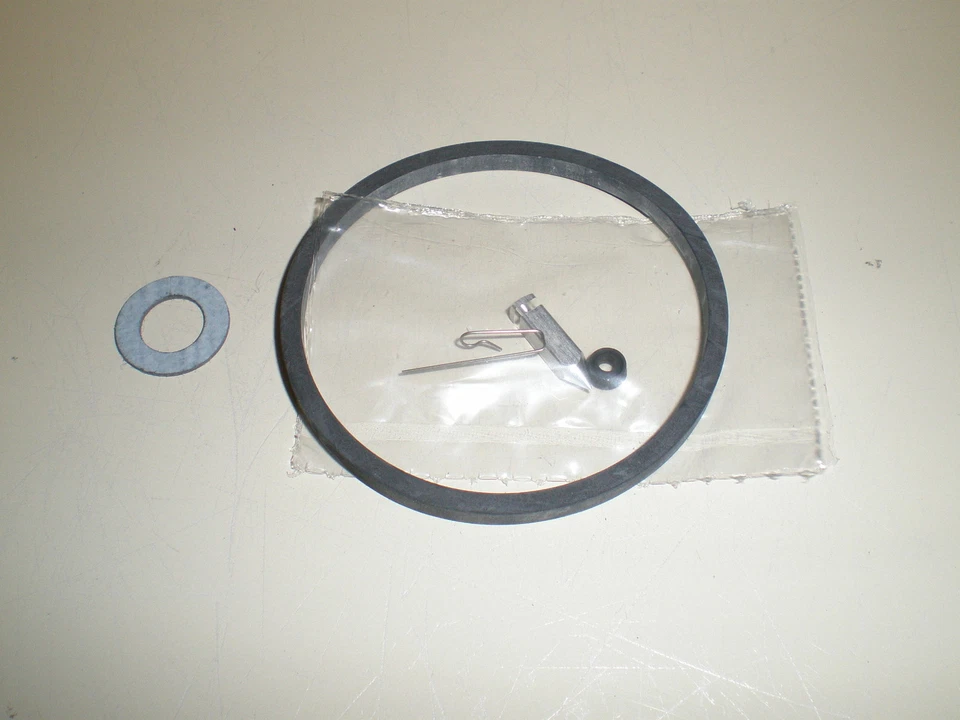 KIT RECONSTRUCCIÓN CARBURADOR TORO USADO EN TORO POWERLITE CCR 1000, CORTADORAS DE CÉSPED  Foto 1 de 1