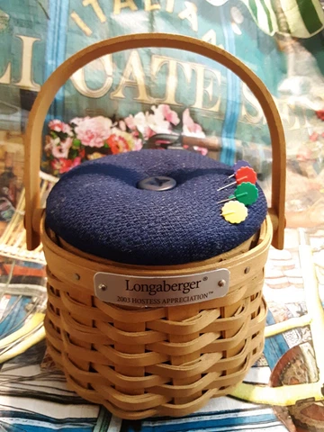 LONGABERGER 2003 HOSTESS APPRECIATION BASKET W/PIN CUSHION LID Cover