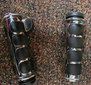 kuryakyn Harley Davidson Grips Chopper Touring Bagger Custom softail 24-314 - Picture 1 of 2