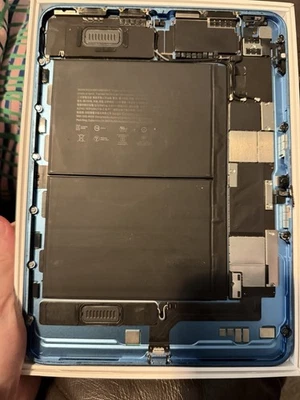 Apple iPad 10ª Generación 64GB Azul Repuestos O Reparación Leer - Imagen 1 de 4