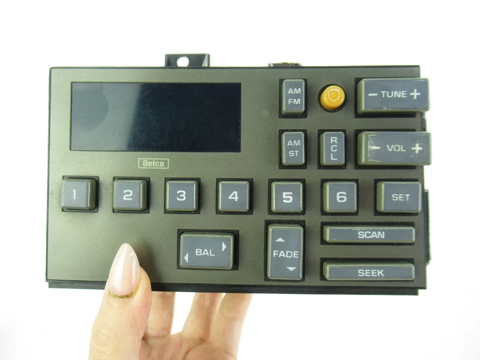 GMC CHEVY PICKUP C/K 1500 2500 TRUCK SUBURBAN AM FM RADIO HEAD UNIT 88-94 Foto 1 de 4