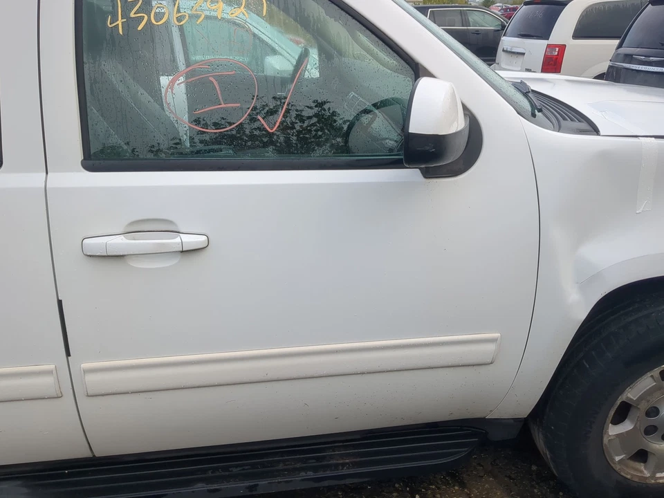 2011-2014 Chevrolet Suburban 1500 Passenger Front Door Oem ZD0WU - Imagem 1 de 1