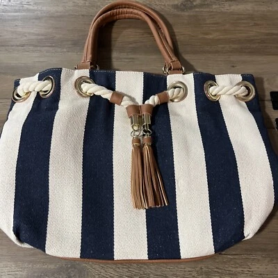 JustFab Blue & Cream Stripe Tote; W/Rope, Faux Leather Tassels, Gold Hardware Foto 1 de 4