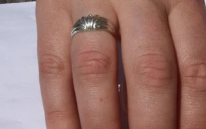 Solid Silver 925 Ladies Ring UK Handmade Size Available+ Gift bag - Picture 1 of 3
