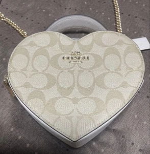 COACH heart shaped shoulder bag - Picture 1 of 12